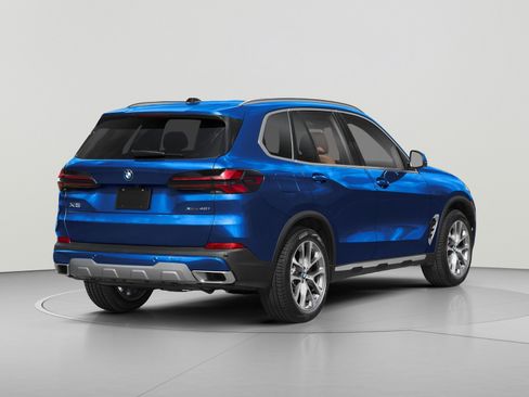 Used 2026 BMW X5 xDrive40i w/ M Sport Package AWD/4WD image 2