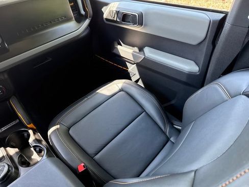 Used 2023 Ford Bronco Badlands w/ Sasquatch Package AWD/4WD image 16