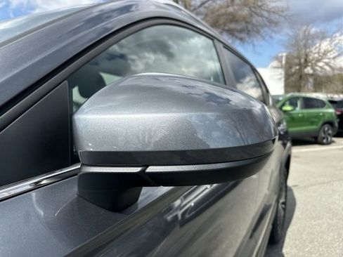 New 2026 Volkswagen Taos SE image 10