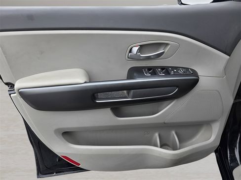 Used 2016 Kia Sedona LX w/ Option Group 020 image 17