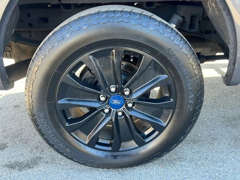 Used 2015 Ford F150 Platinum w/ Equipment Group 701A Luxury AWD/4WD image 10