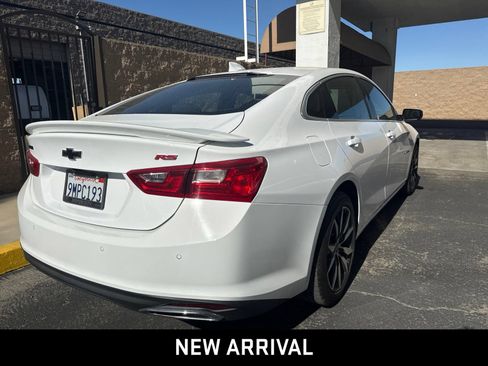 Used 2025 Chevrolet Malibu RS FWD image 4
