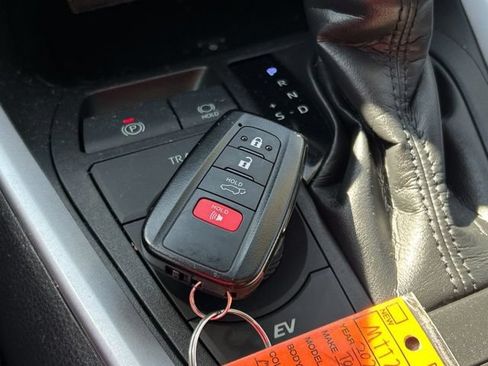 Used 2021 Toyota RAV4 XLE Premium AWD/4WD image 53