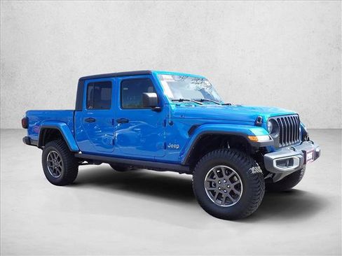 Used 2021 Jeep Gladiator Overland w/ Popular Equipment Package AWD/4WD image 6