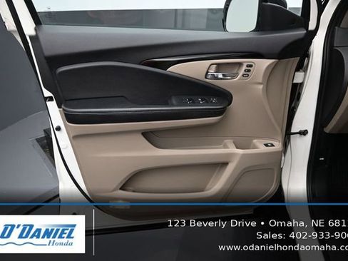 Used 2017 Honda Ridgeline RTL-E image 23