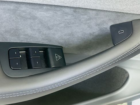 Used 2026 Tesla Model Y AWD image 15