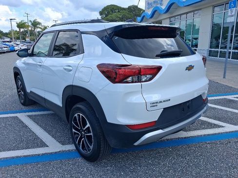 Used 2025 Chevrolet TrailBlazer LT AWD/4WD image 7
