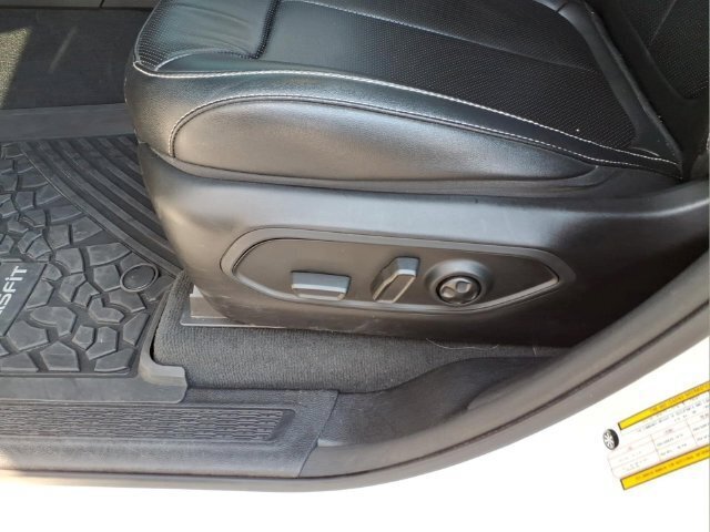 Used 2024 Jeep Grand Cherokee Limited w/ Luxury Tech Group II AWD/4WD image 16