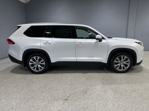 Certified 2024 Toyota Grand Highlander Limited image 3