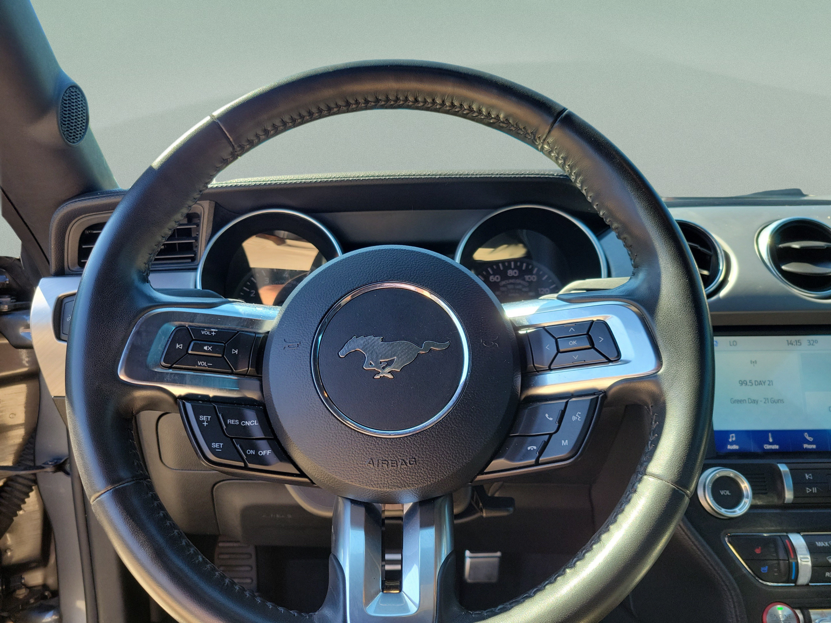 Used 2022 Ford Mustang Premium RWD image 11