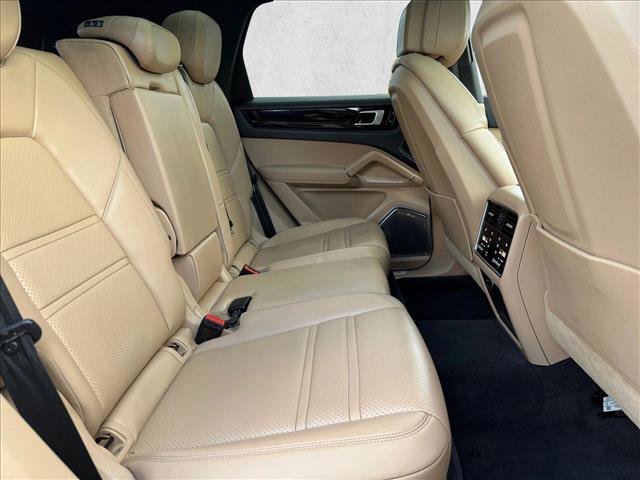 Used 2020 Porsche Cayenne S AWD/4WD image 22