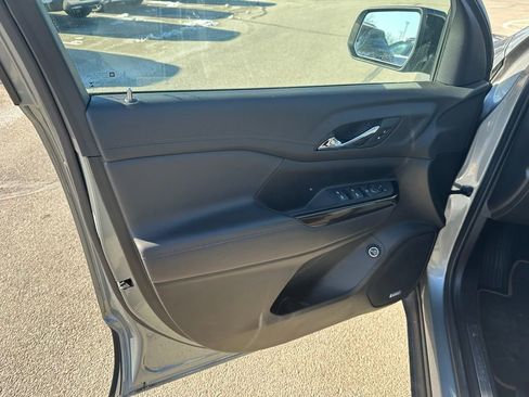 Used 2023 GMC Acadia AT4 image 10