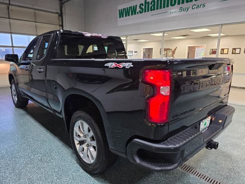 Used 2020 Chevrolet Silverado 1500 Custom w/ Custom Value Package image 9