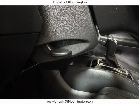 Used 2018 Nissan Rogue SL w/ Premium Package AWD/4WD image 33