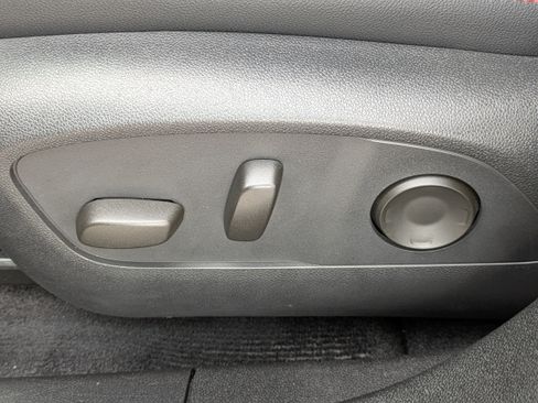 Used 2024 Chevrolet Equinox EV RS FWD image 20