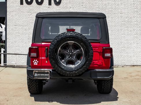 Used 2019 Jeep Wrangler Sport AWD/4WD image 8