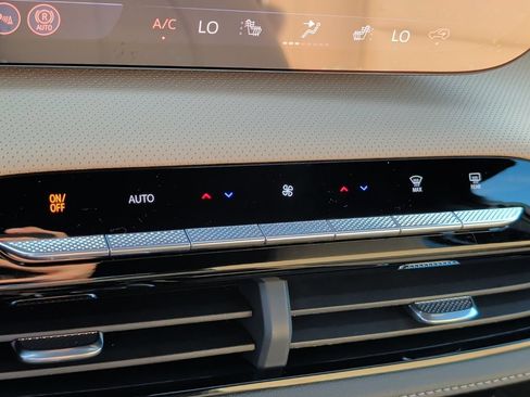 New 2027 Buick Enclave Preferred w/ Power Package AWD/4WD image 28