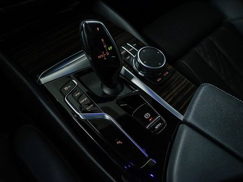 Used 2023 BMW 540i w/ Premium Package RWD image 22