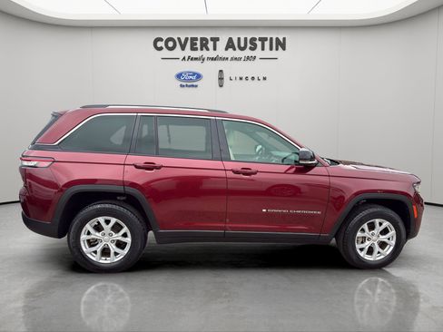 Used 2023 Jeep Grand Cherokee Limited RWD image 6
