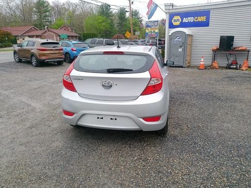 Used 2012 Hyundai Accent GS FWD image 6