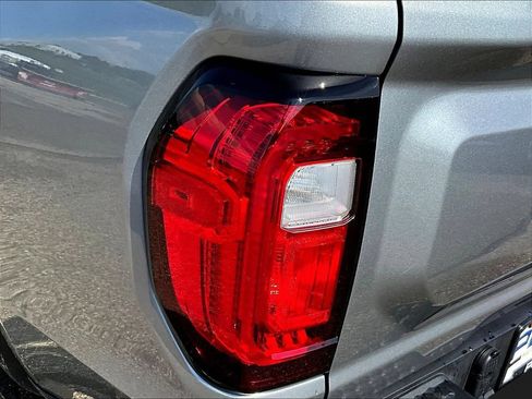 Used 2025 GMC Canyon AT4 AWD/4WD image 26