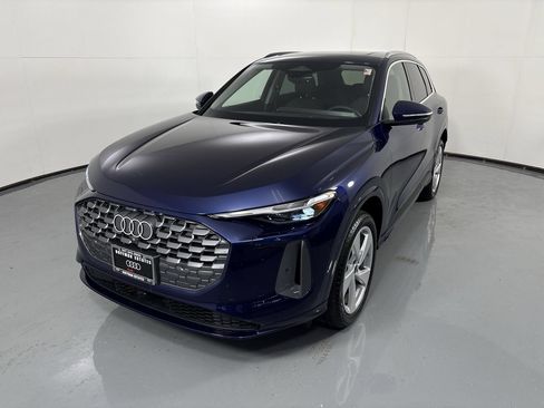Used 2025 Audi Q5 Premium Plus w/ Premium Plus AWD/4WD image 24