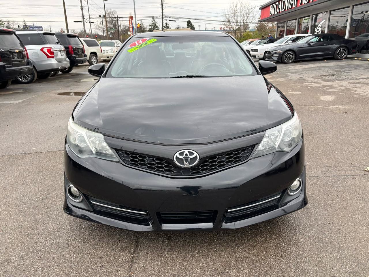 Used 2014 Toyota Camry SE FWD image 8