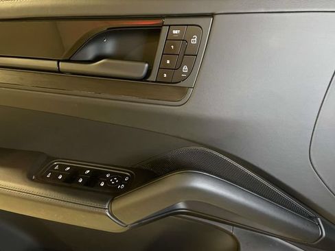 Certified 2025 Porsche Cayenne GTS AWD/4WD image 37