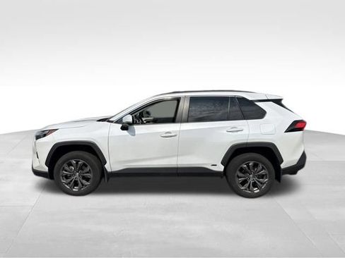 Used 2023 Toyota RAV4 XLE Premium AWD/4WD image 9