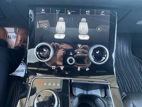 Used 2019 Land Rover Range Rover Velar R-Dynamic SE AWD/4WD image 20