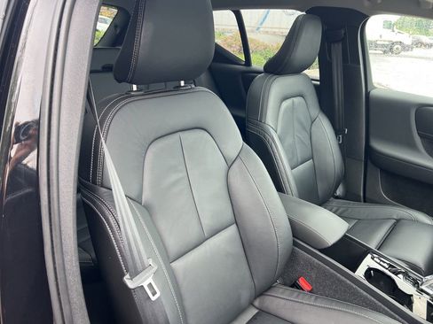 Certified 2023 Volvo XC40 B5 Plus w/ Protection Package Premier image 36