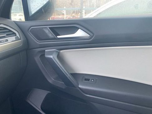 Used 2021 Volkswagen Tiguan SE R-Line image 30