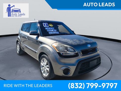 Used 2013 Kia Soul + image 1
