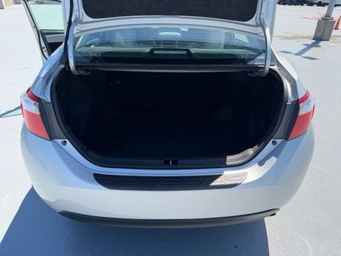 Used 2014 Toyota Corolla LE FWD image 9