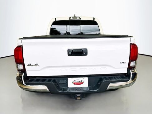 Used 2019 Toyota Tacoma SR5 AWD/4WD image 6
