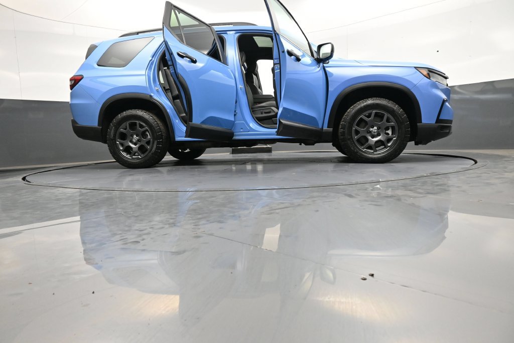 Certified 2024 Honda Pilot TrailSport image 52