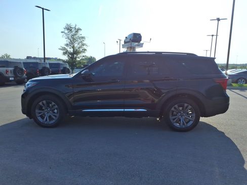 Certified 2025 Ford Explorer Active w/ Active Comfort Package AWD/4WD image 6