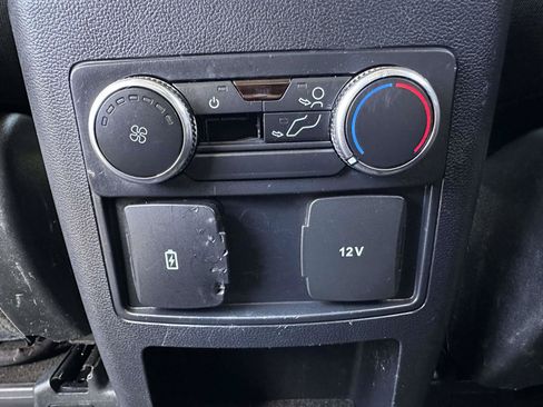 Used 2021 Ford Explorer XLT AWD/4WD image 16