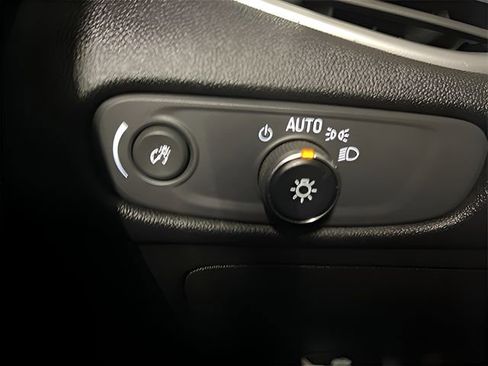 Used 2022 Chevrolet Malibu LT FWD image 34