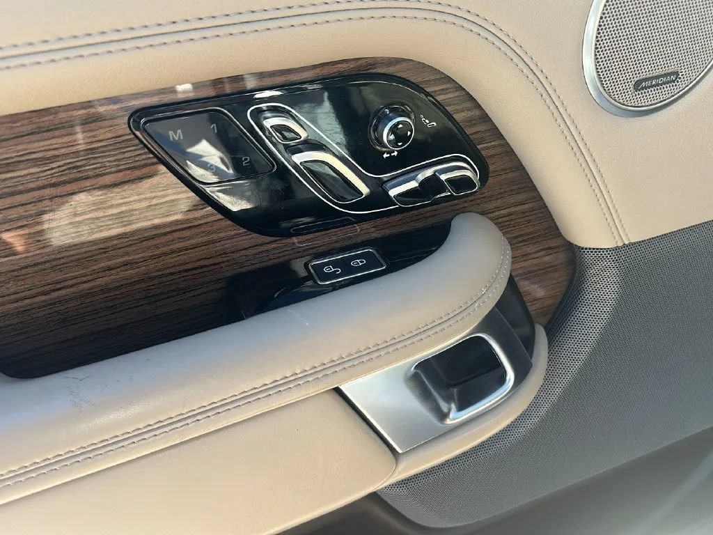 Used 2019 Land Rover Range Rover HSE AWD/4WD image 10