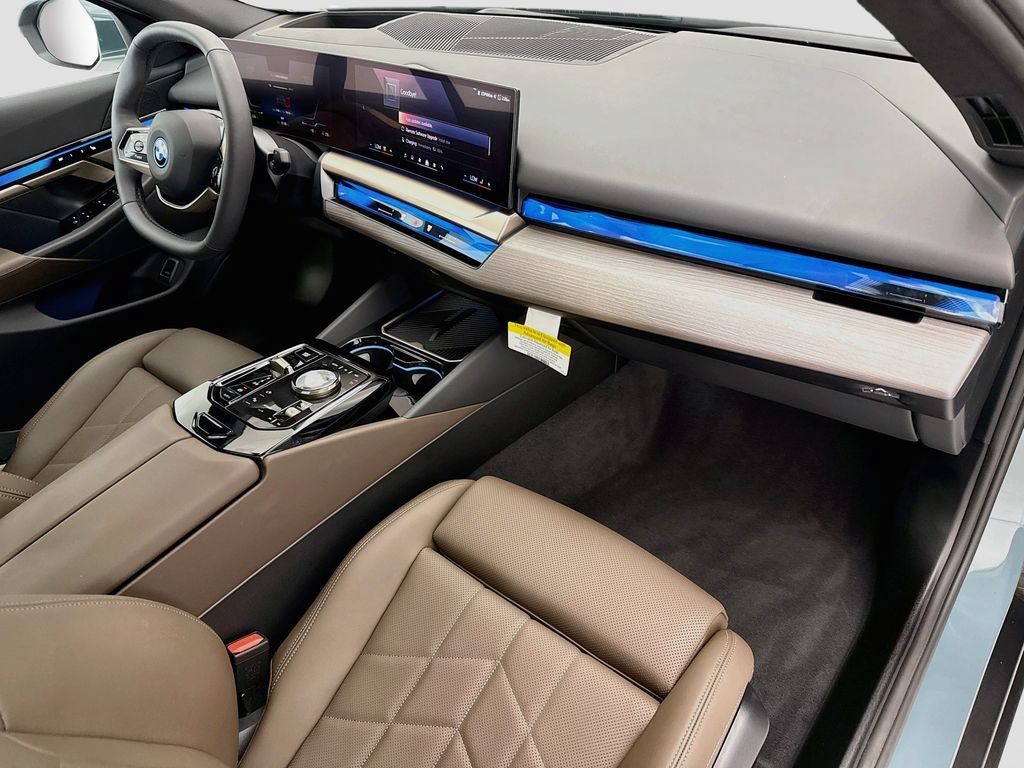 Used 2026 BMW i5 eDrive40 w/ Premium Package AWD/4WD image 16