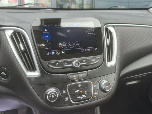 Used 2022 Chevrolet Malibu RS image 28