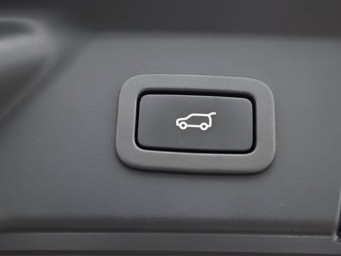 Used 2020 Land Rover Range Rover Velar R-Dynamic S AWD/4WD image 16