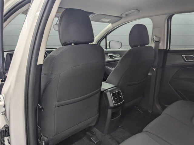 Used 2023 Kia Sportage LX FWD image 31