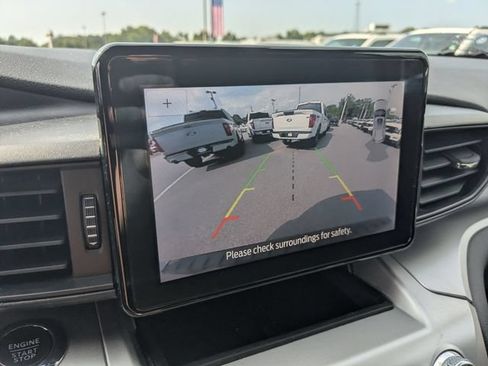 Certified 2022 Ford Explorer XLT RWD image 16