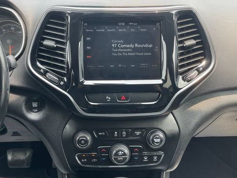 Used 2019 Jeep Cherokee Limited AWD/4WD image 28