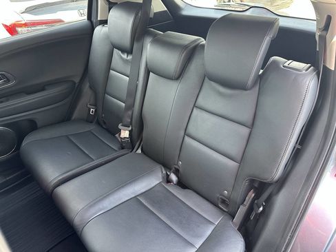 Used 2020 Honda HR-V Touring image 40