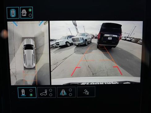 Used 2024 GMC Acadia AT4 image 25