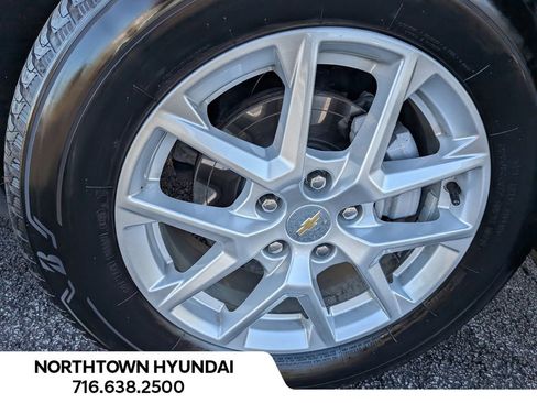 Used 2024 Chevrolet Equinox LS image 43