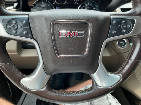 Used 2019 GMC Yukon XL SLT AWD/4WD image 12